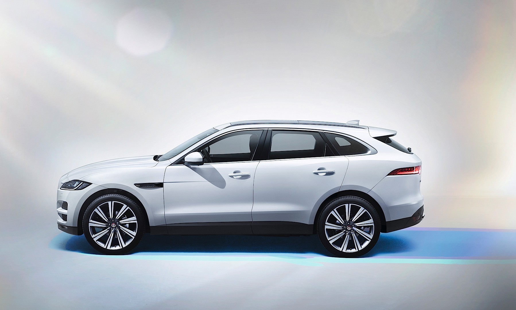 Jaguar F-Pace photo 31