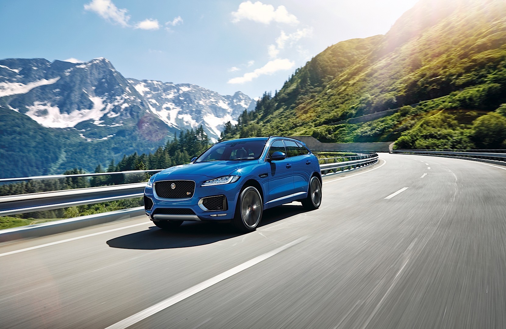 Jaguar F-Pace photo 35