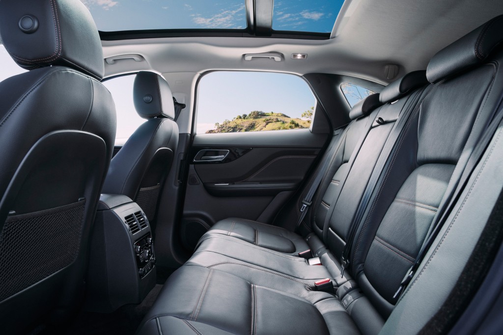 Jaguar F-Pace photo 59