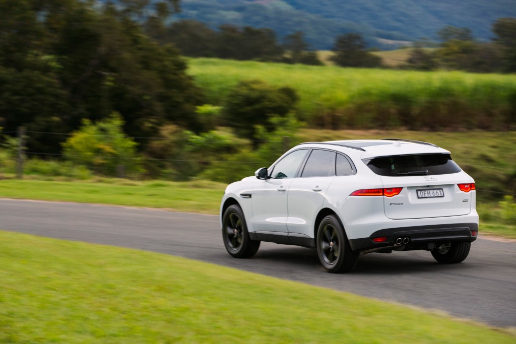 Jaguar F-Pace photo 43