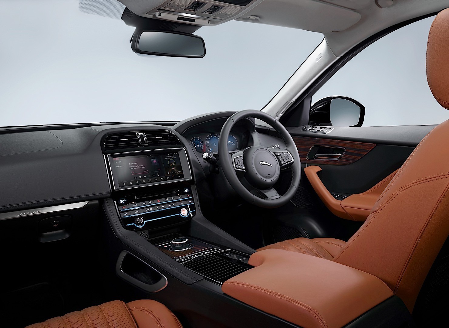 Jaguar F-Pace photo 58