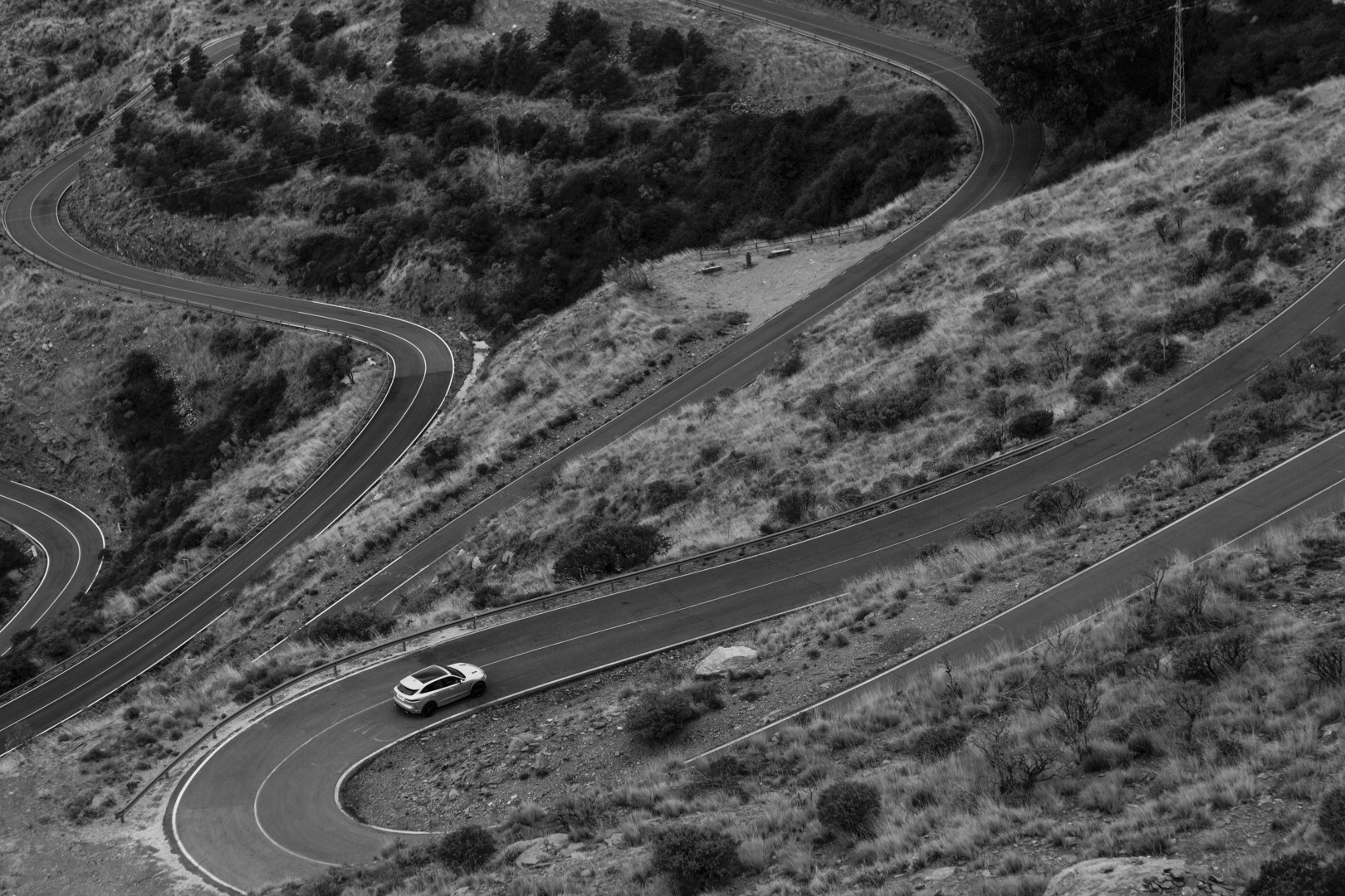 Jaguar F-Pace photo 2