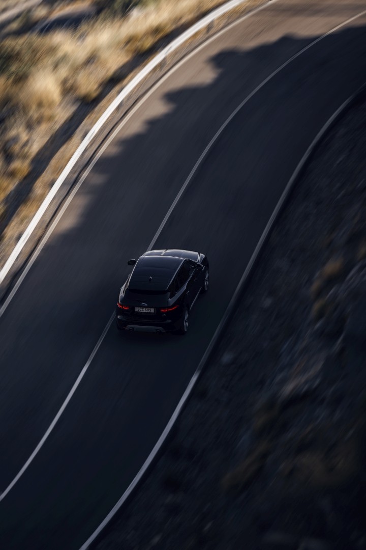 Jaguar F-Pace photo 4