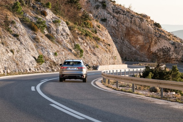 Jaguar F-Pace Foto 25