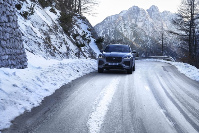 Jaguar F-Pace Foto 34