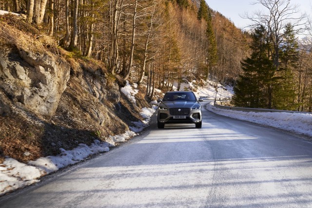 Jaguar F-Pace Foto 37