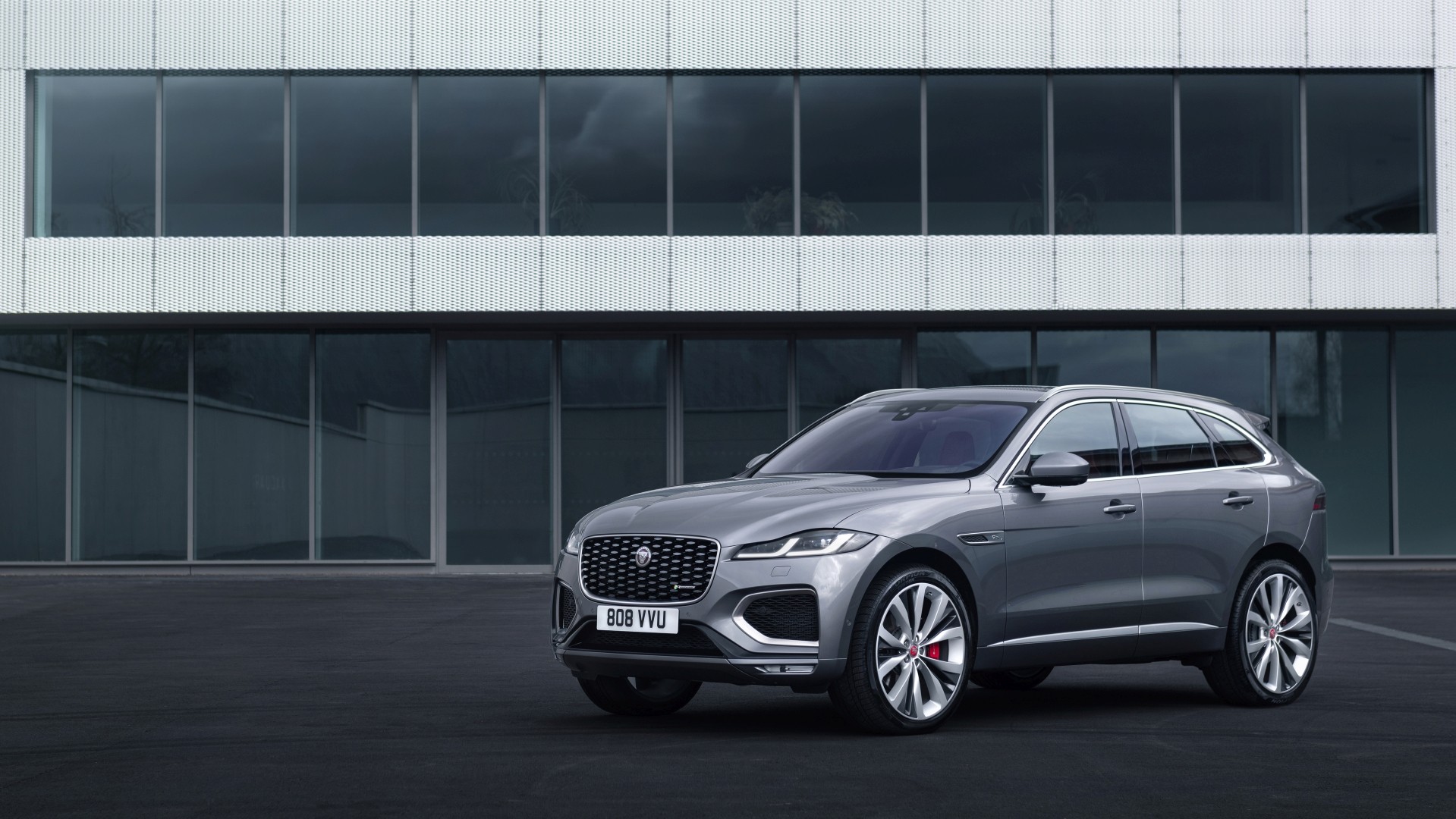 Jaguar F-Pace photo 51