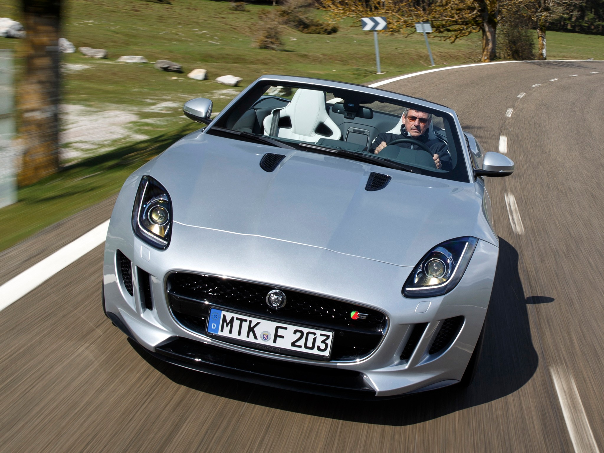 Jaguar F-Type Convertible photo 73