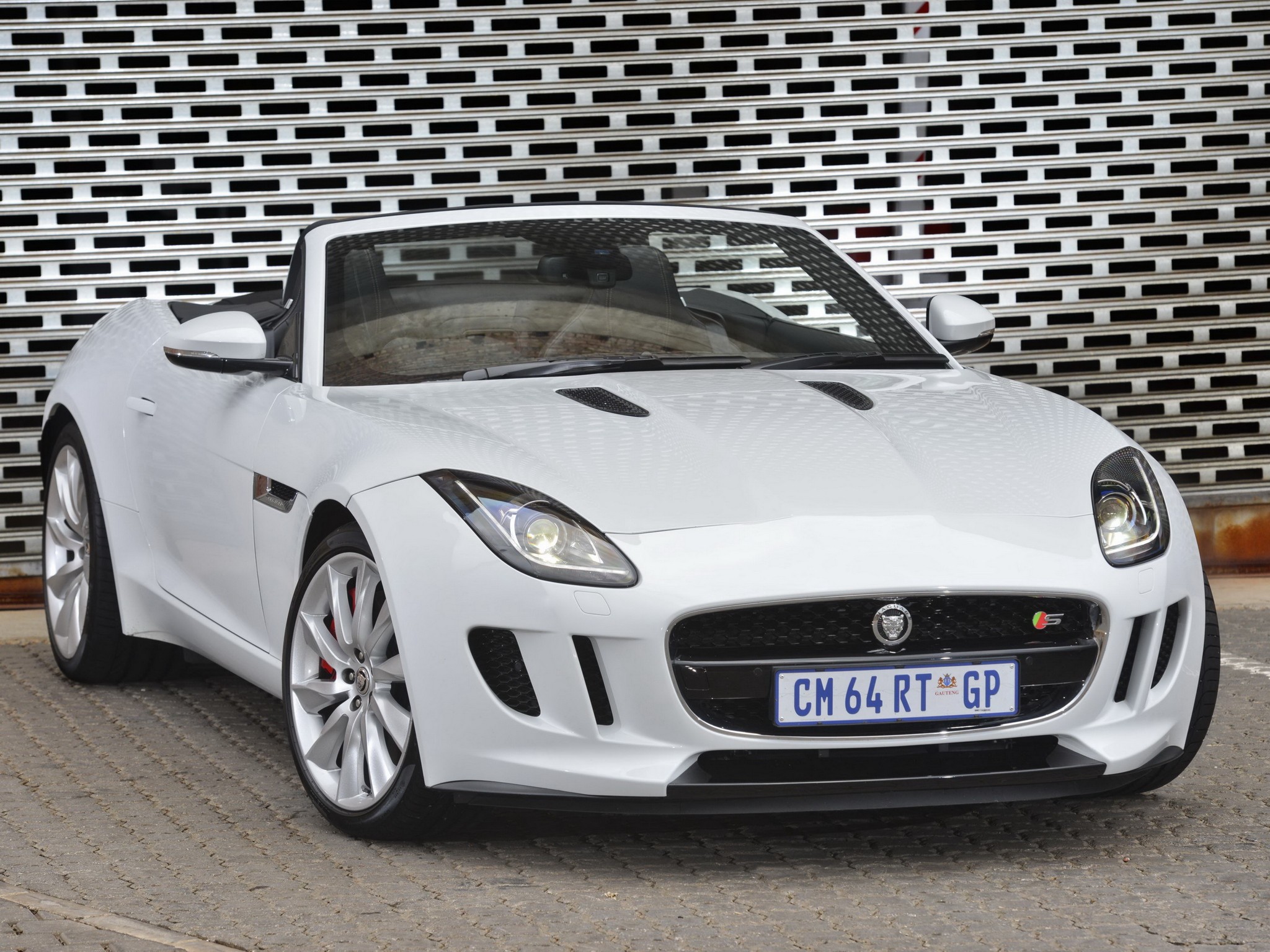 Jaguar F-Type Convertible photo 83