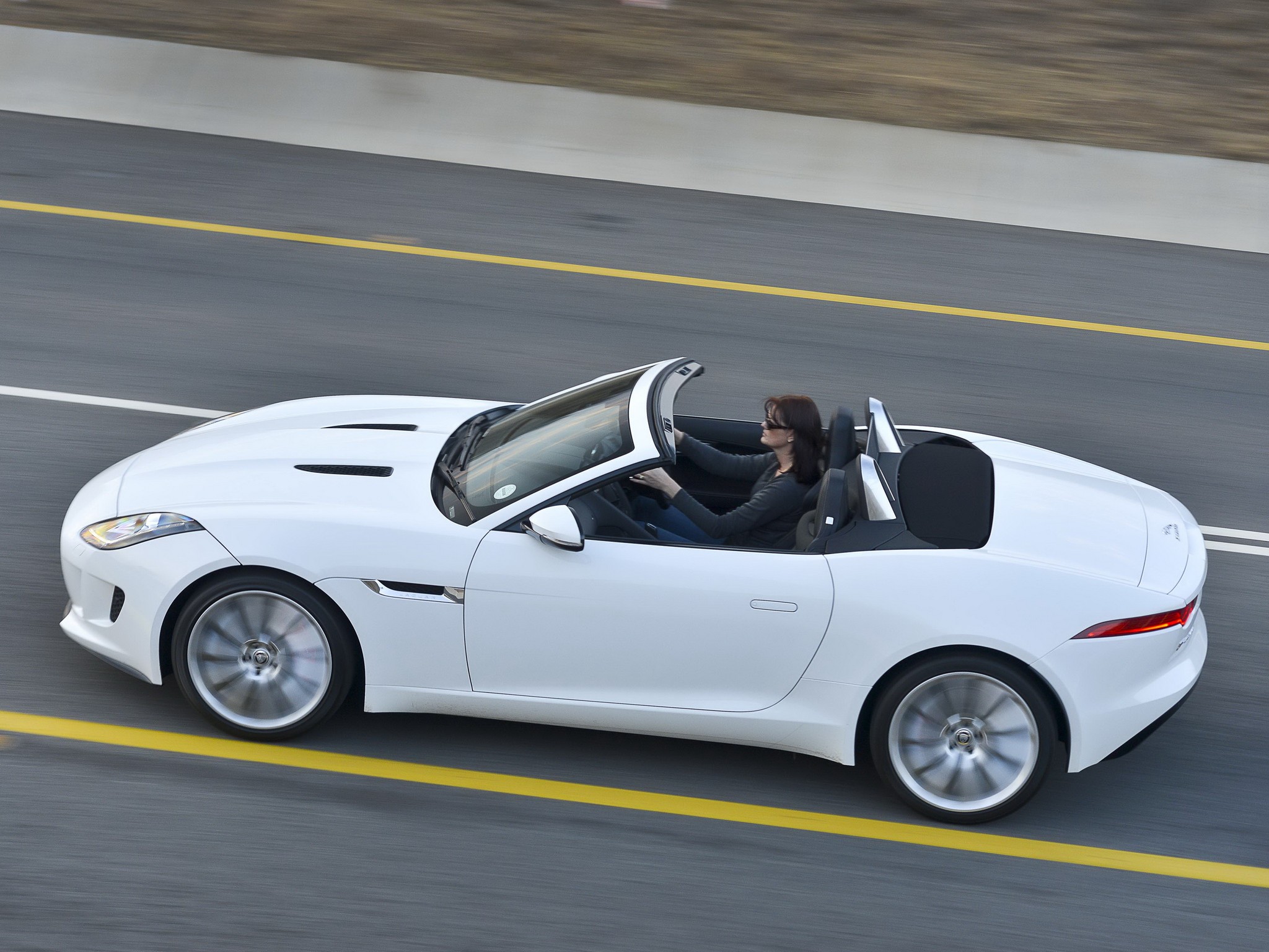 Jaguar F-Type Convertible photo 89