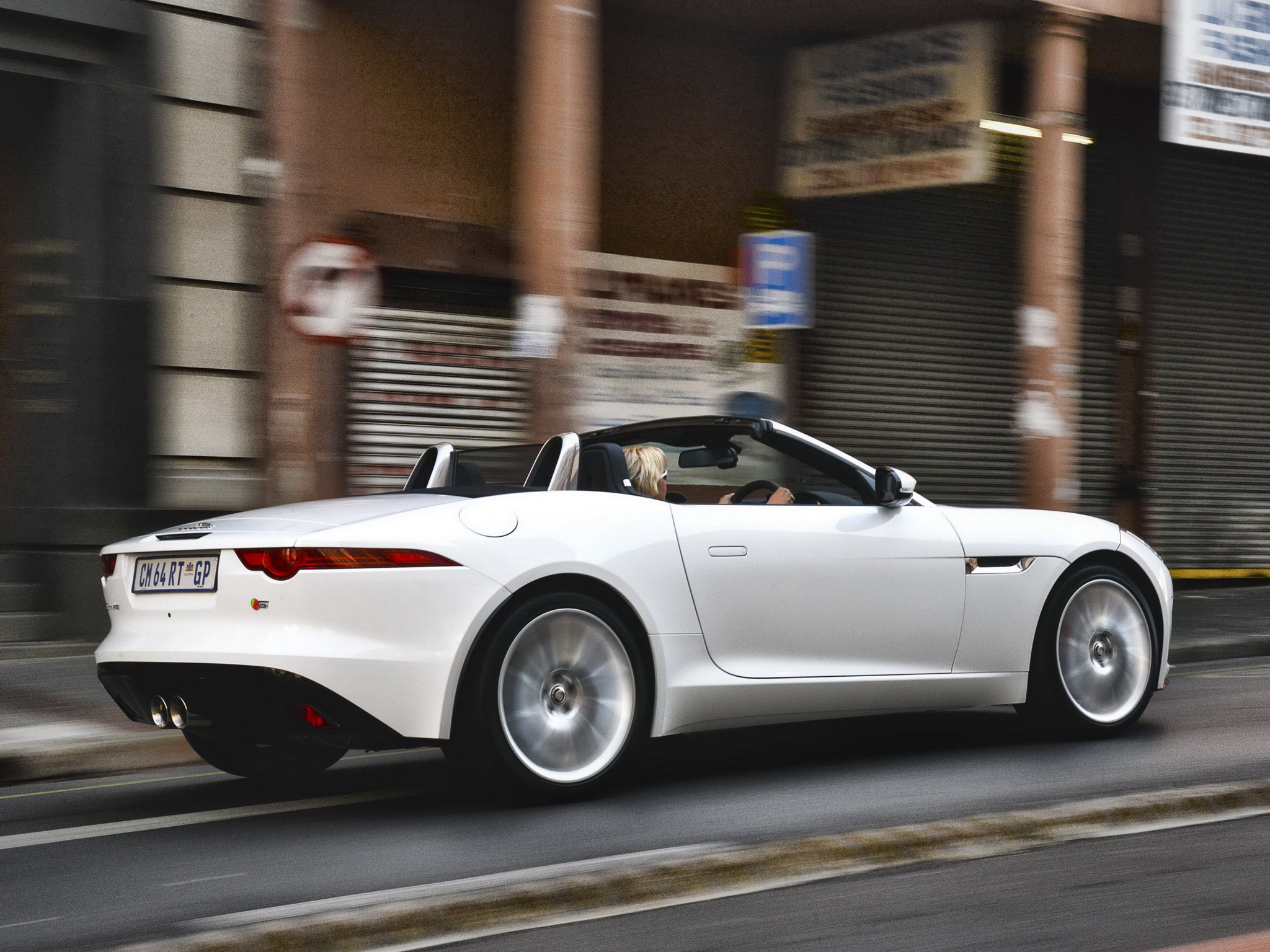 Jaguar F-Type Convertible photo 92