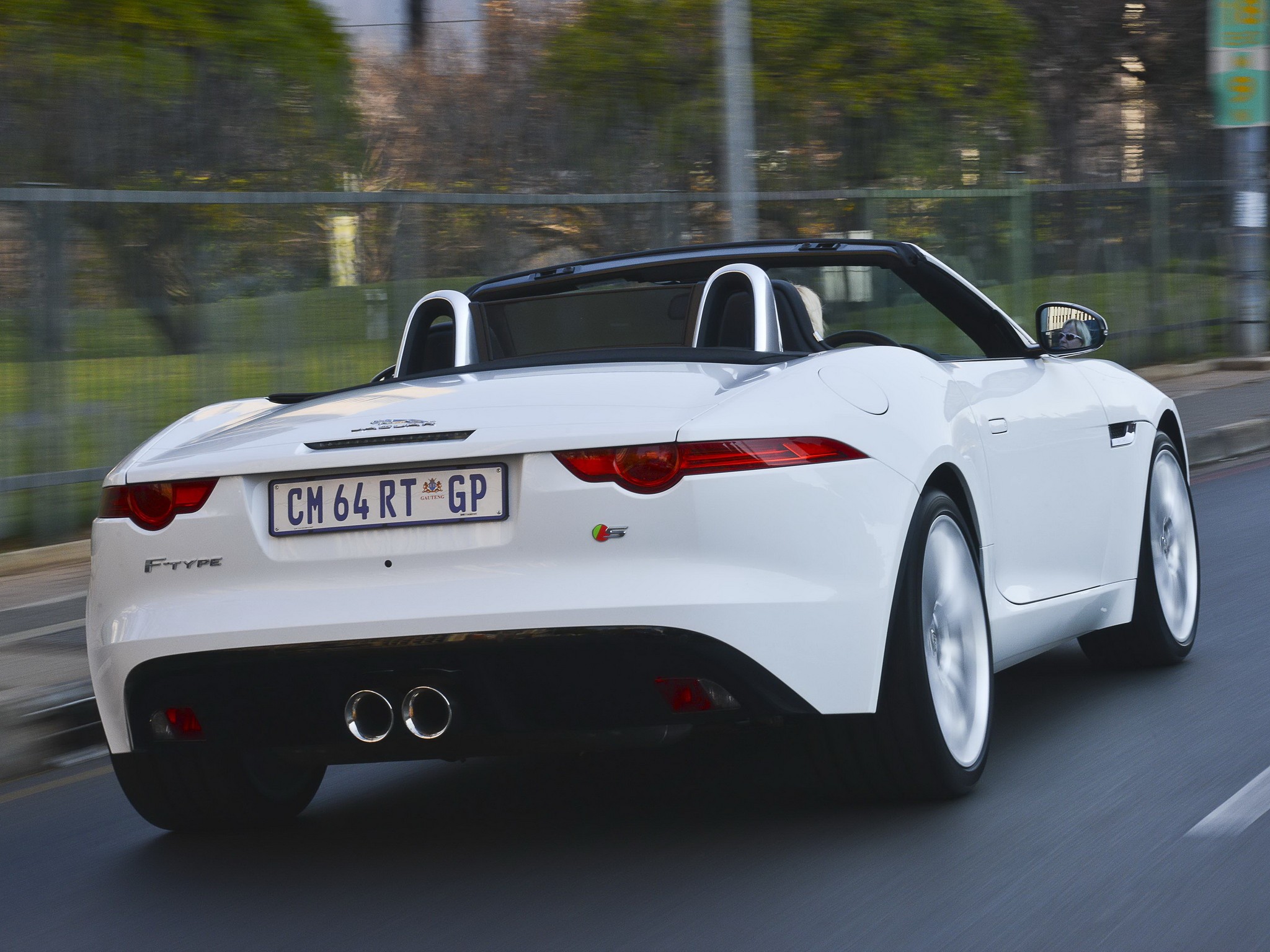 Jaguar F-Type Convertible photo 93