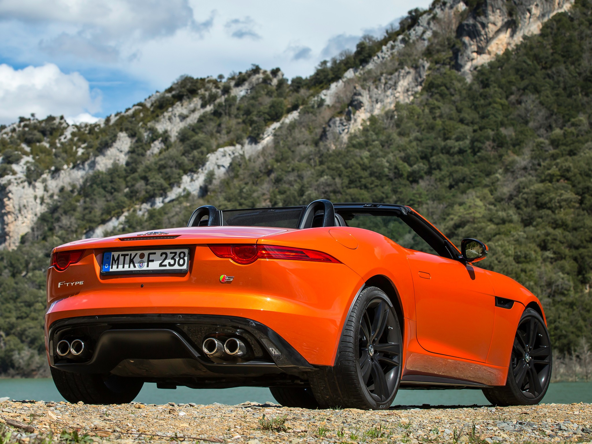 Jaguar F-Type Convertible photo 97