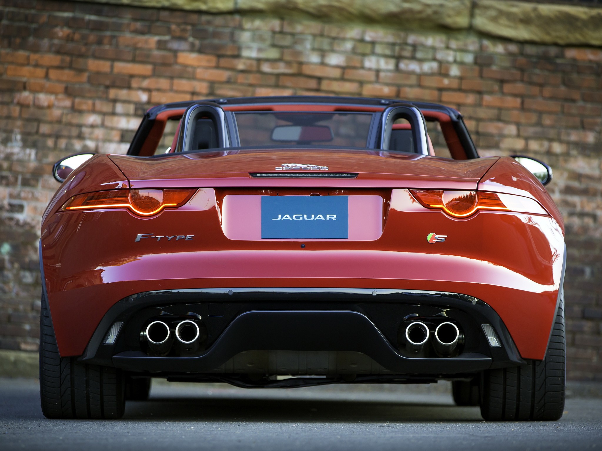 Jaguar F-Type Convertible photo 101