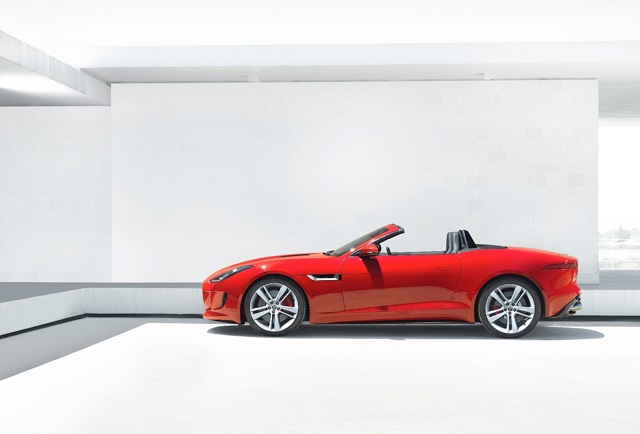 Jaguar F-Type Convertible photo 23