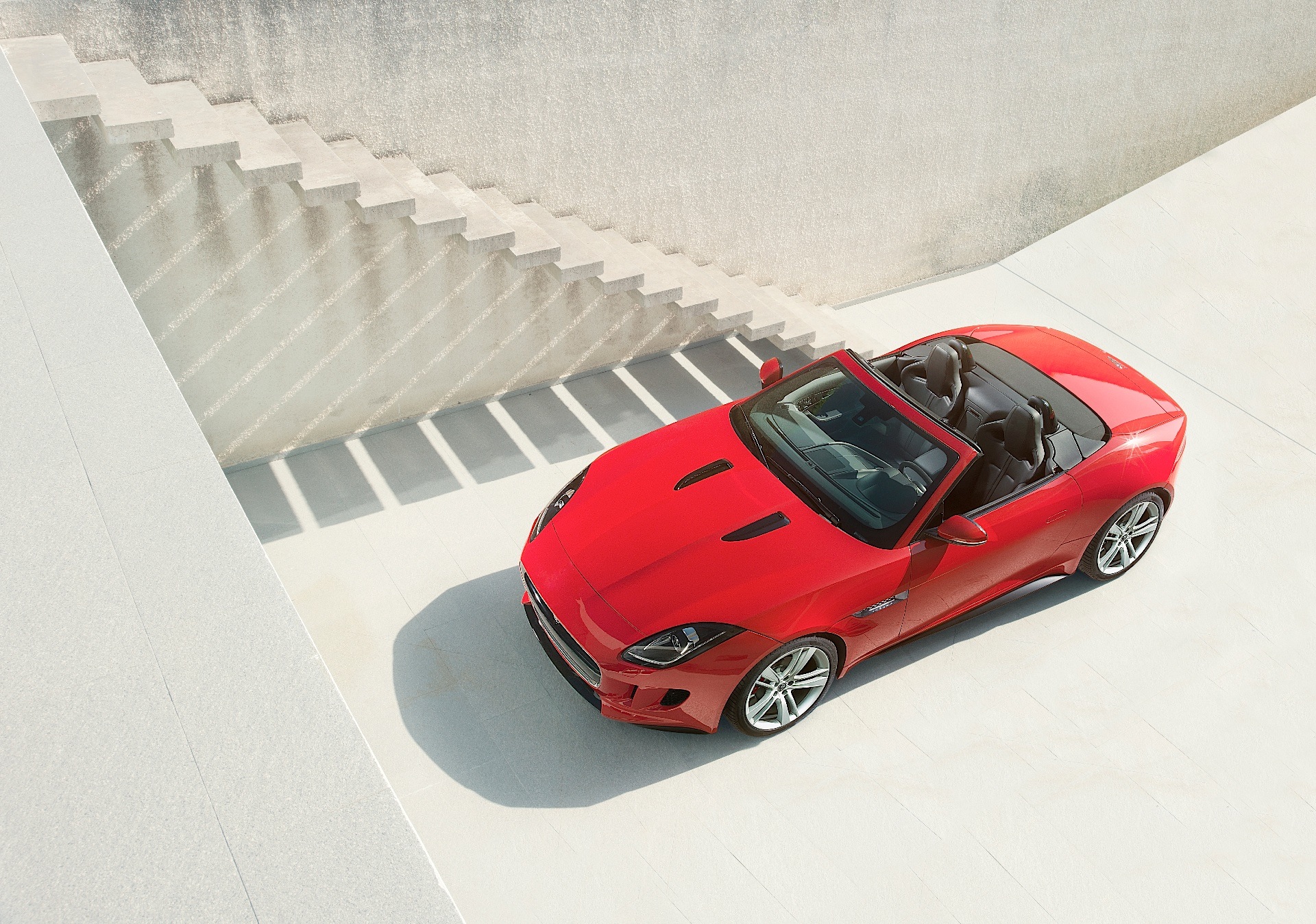 Jaguar F-Type Convertible photo 26