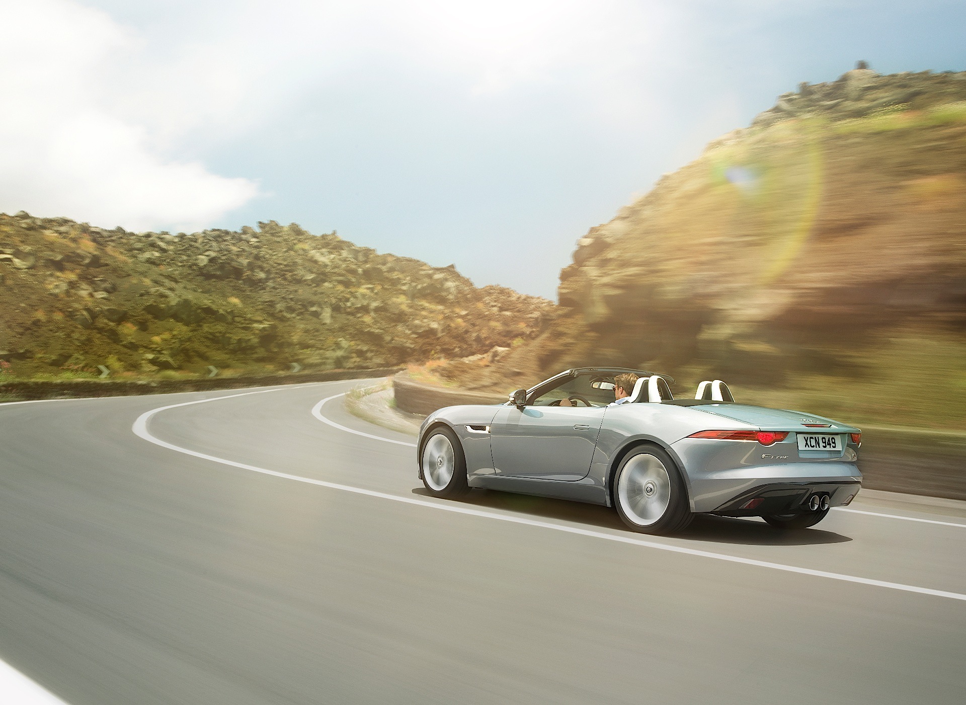 Jaguar F-Type Convertible photo 29