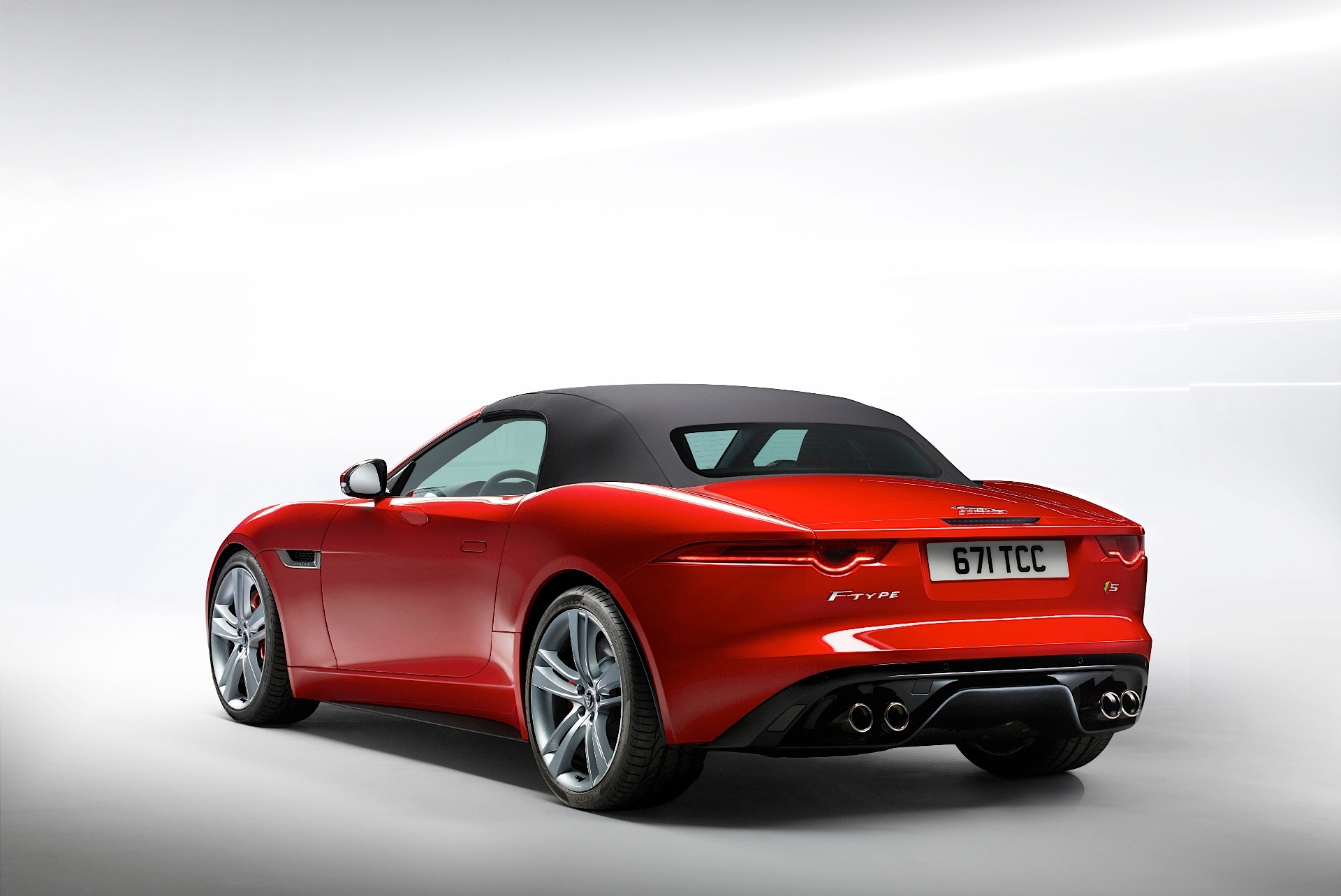 Jaguar F-Type Convertible photo 44