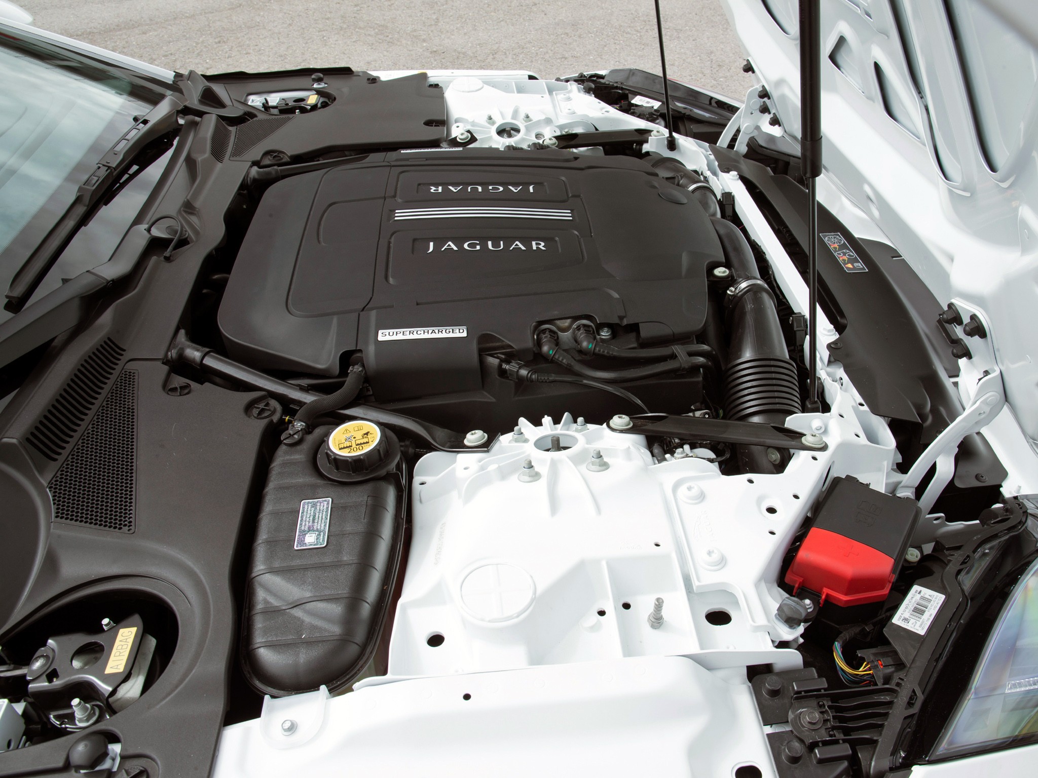 Jaguar F-Type Convertible photo 140