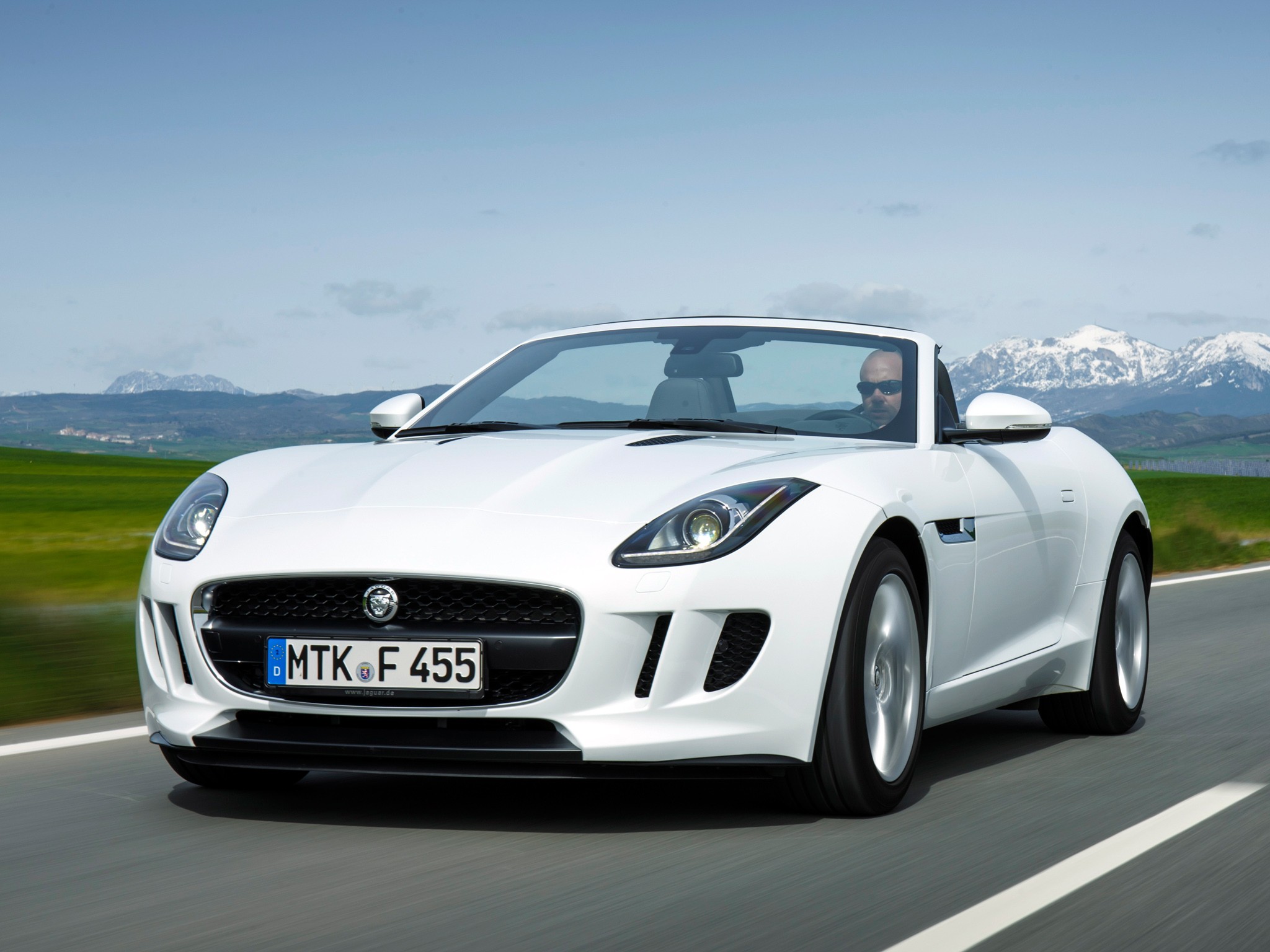 Jaguar F-Type Convertible photo 52
