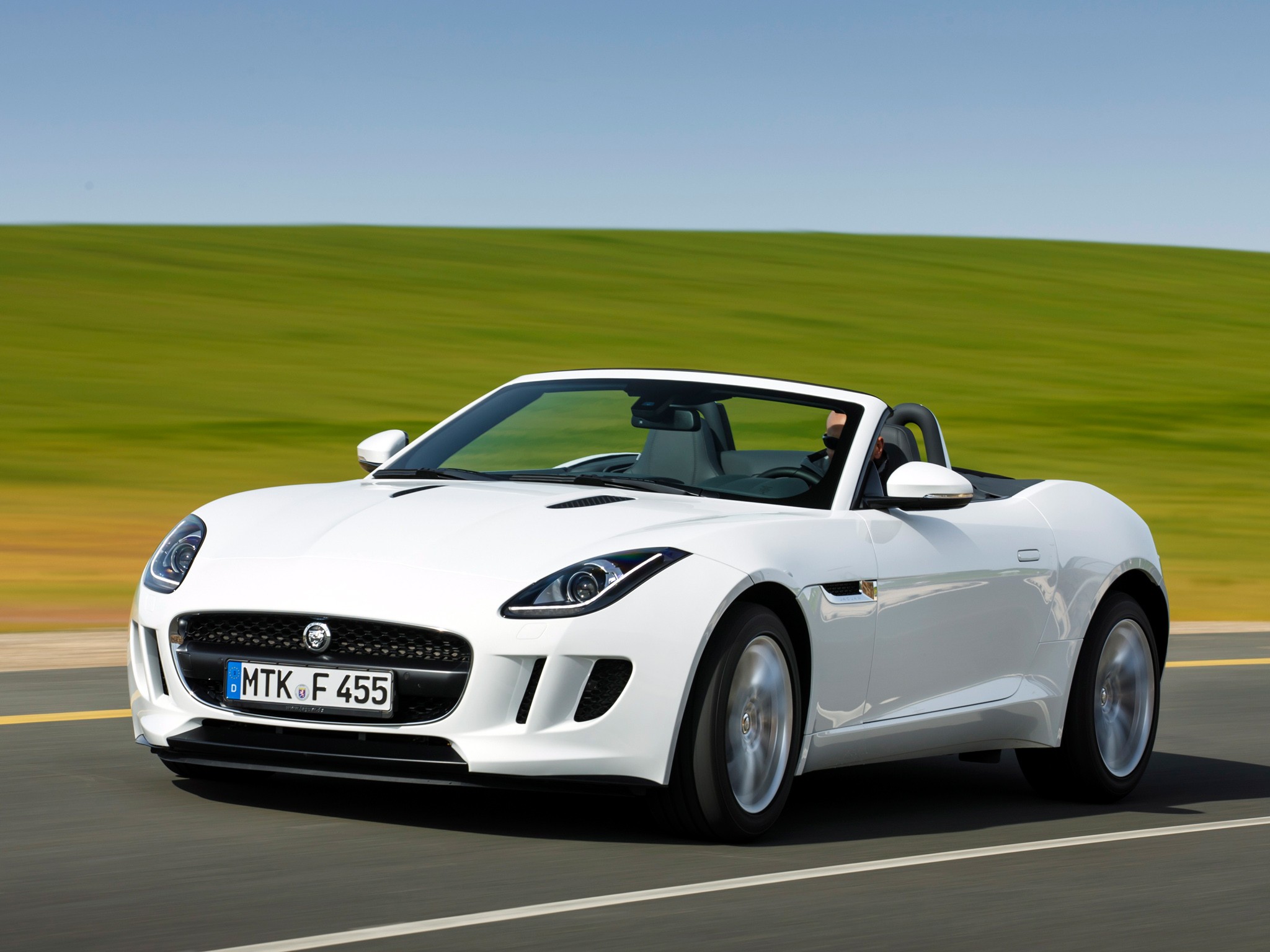 Jaguar F-Type Convertible photo 53