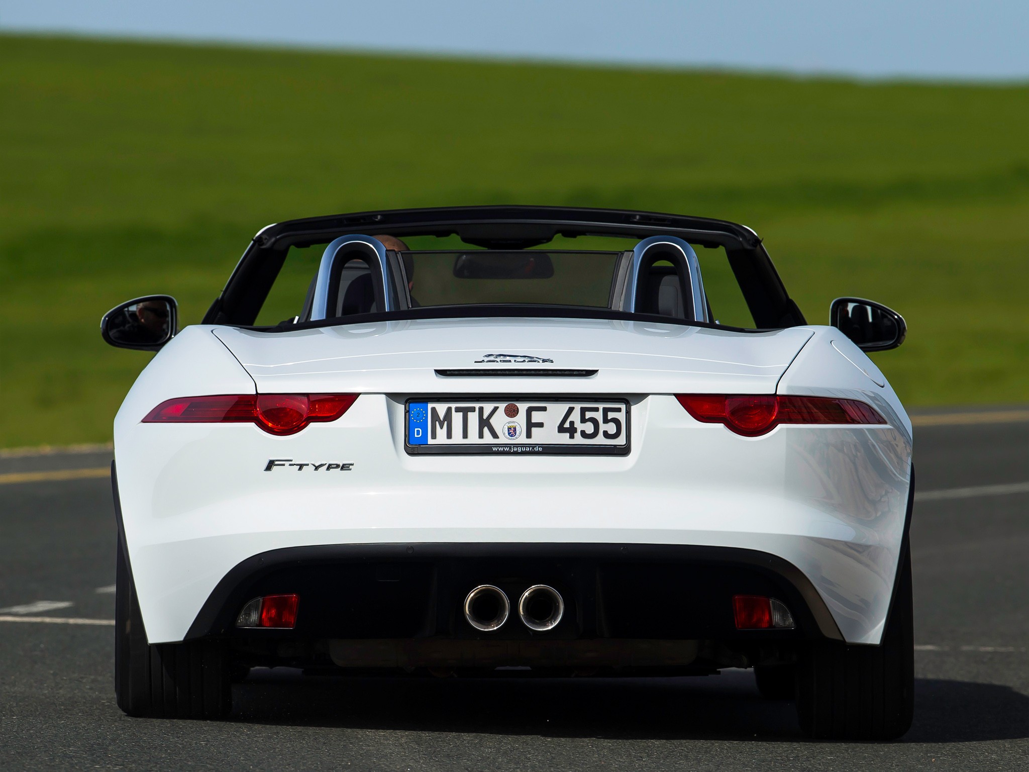Jaguar F-Type Convertible photo 55