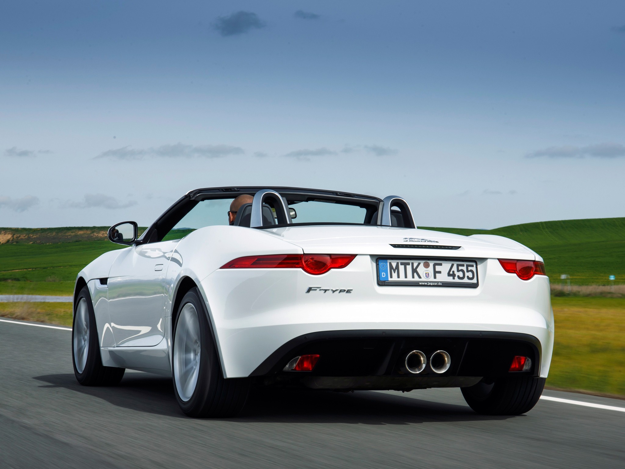 Jaguar F-Type Convertible photo 56