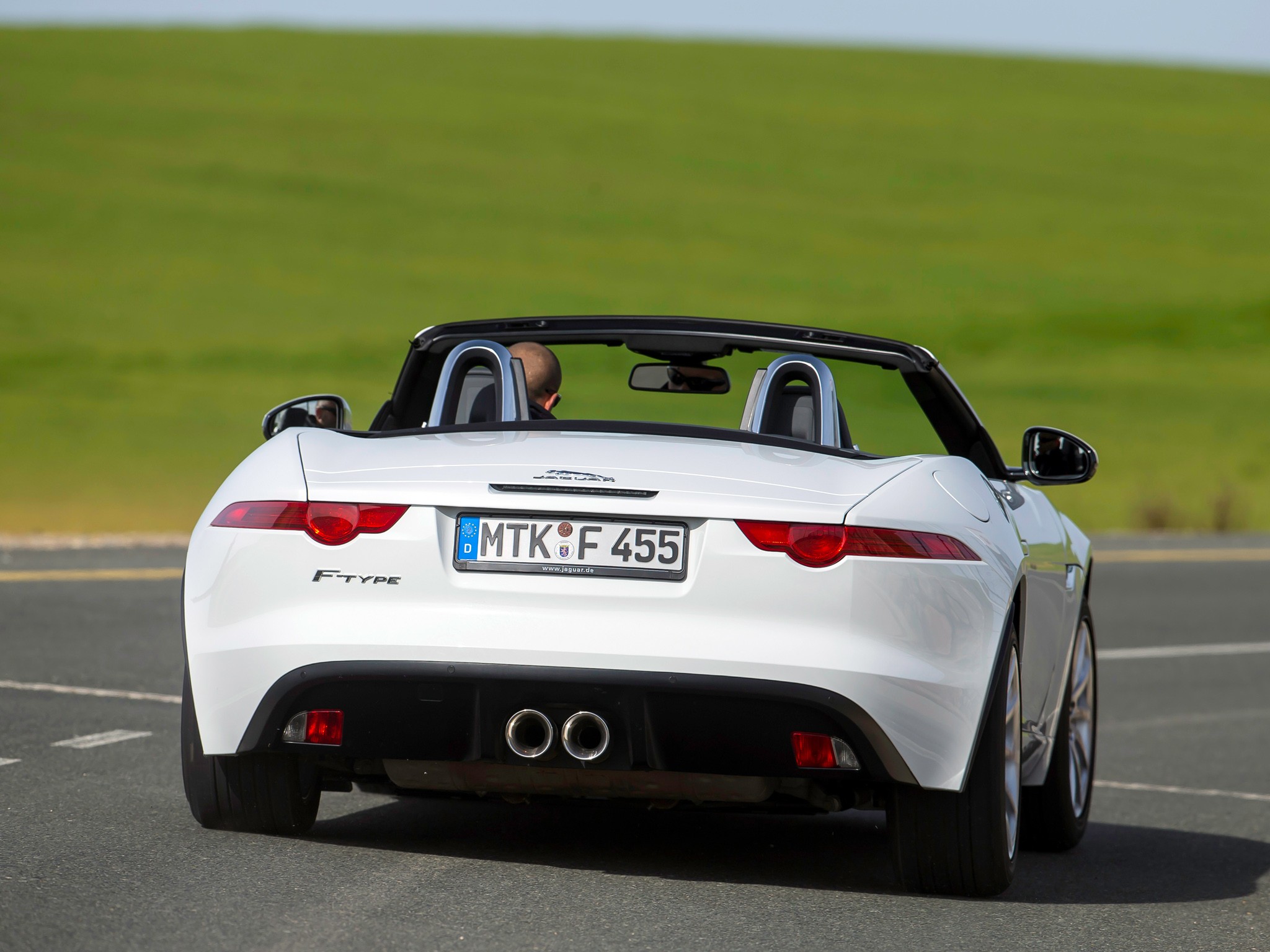 Jaguar F-Type Convertible photo 57