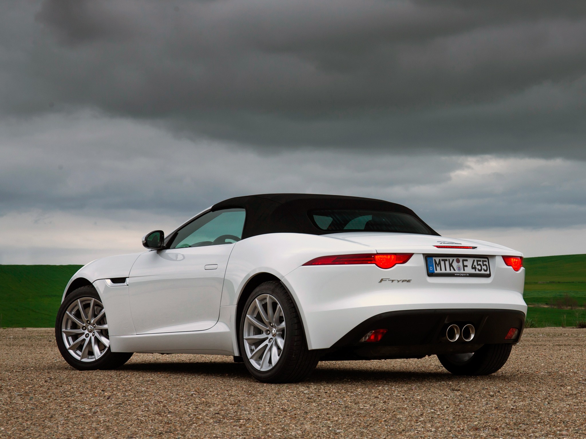 Jaguar F-Type Convertible photo 58