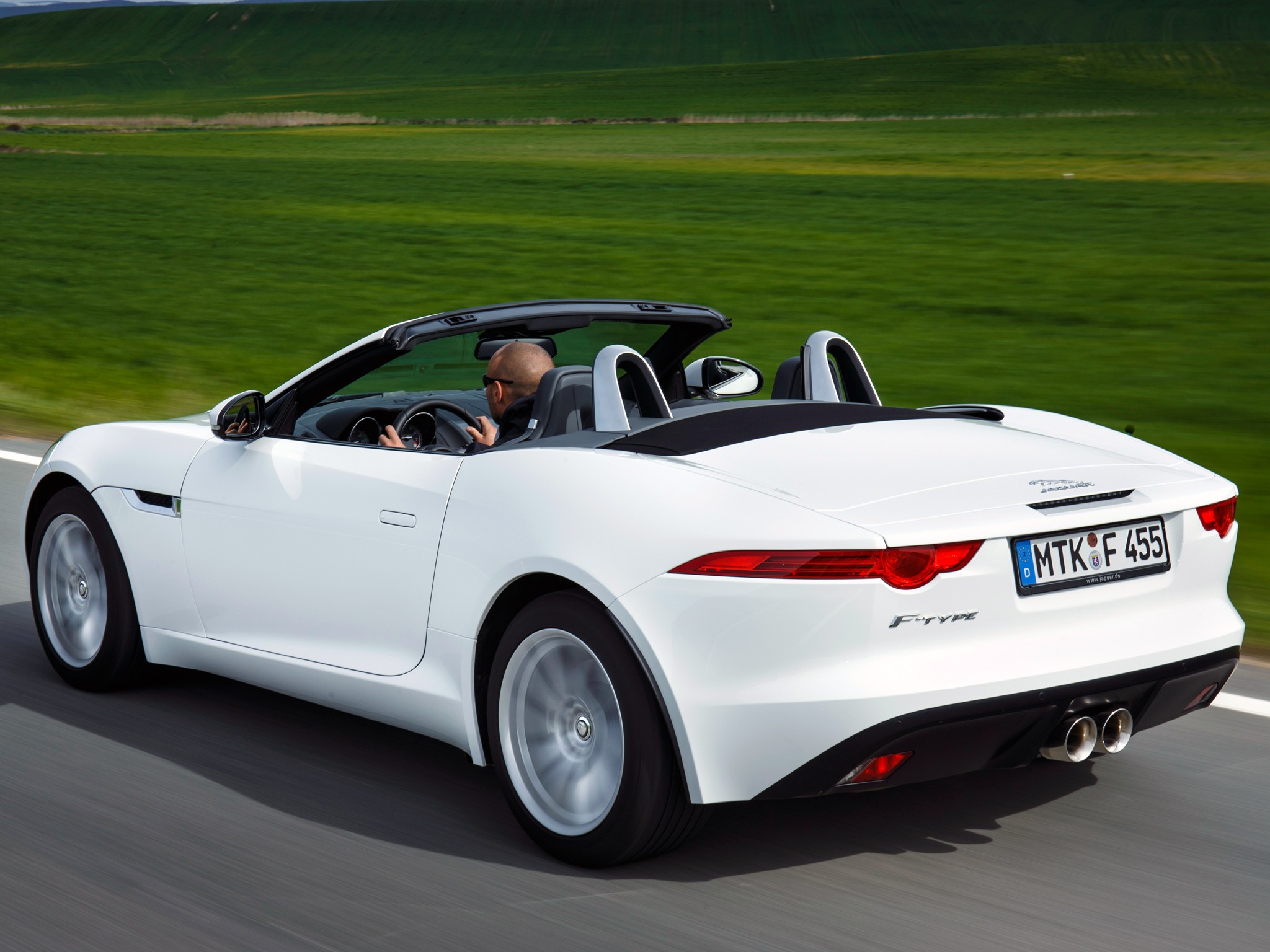 Jaguar F-Type Convertible photo 64