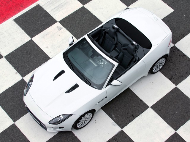 Jaguar F-Type Convertible photo 65