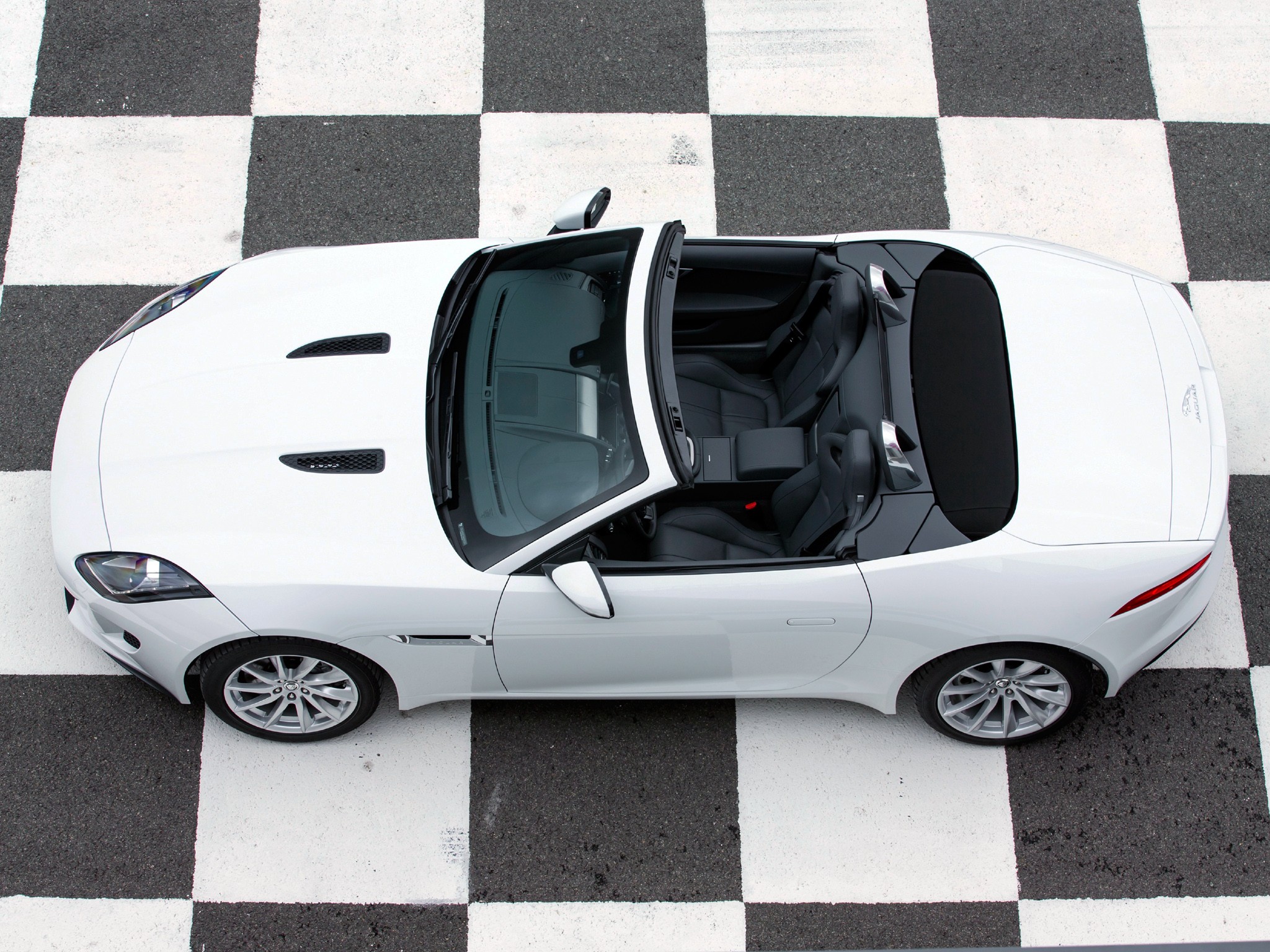 Jaguar F-Type Convertible photo 66