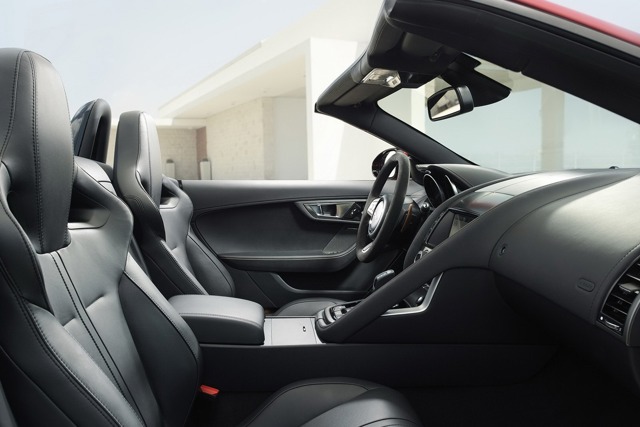 Jaguar F-Type Convertible photo 121