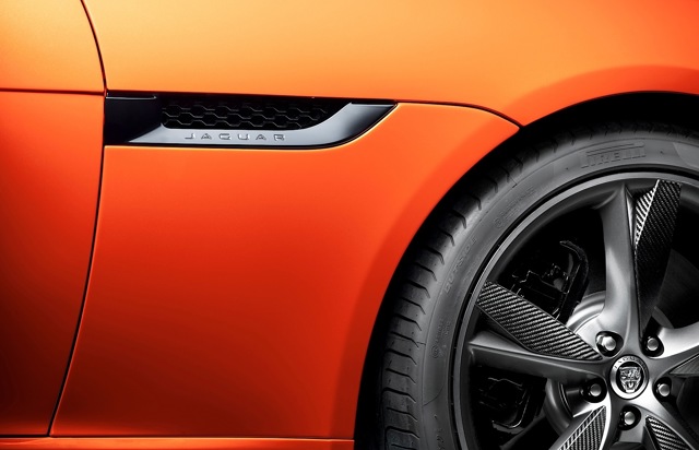 Jaguar F-Type Convertible photo 15