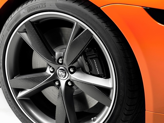 Jaguar F-Type Convertible photo 16