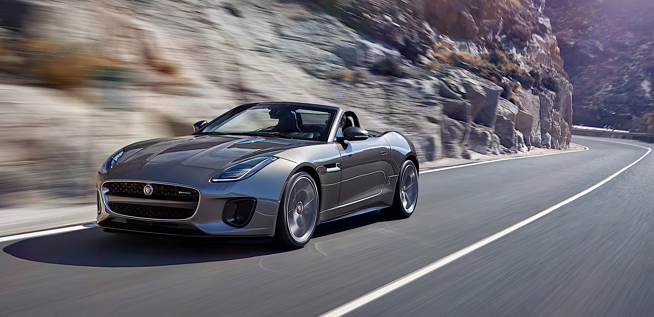 Jaguar F-Type Convertible photo 4
