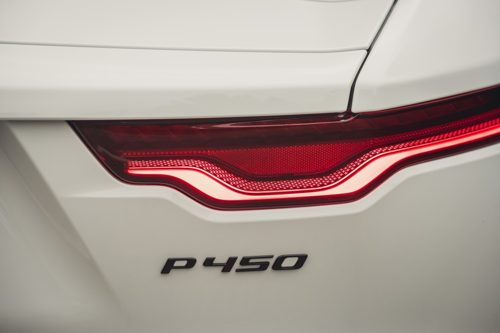 Jaguar F-Type Convertible photo 14