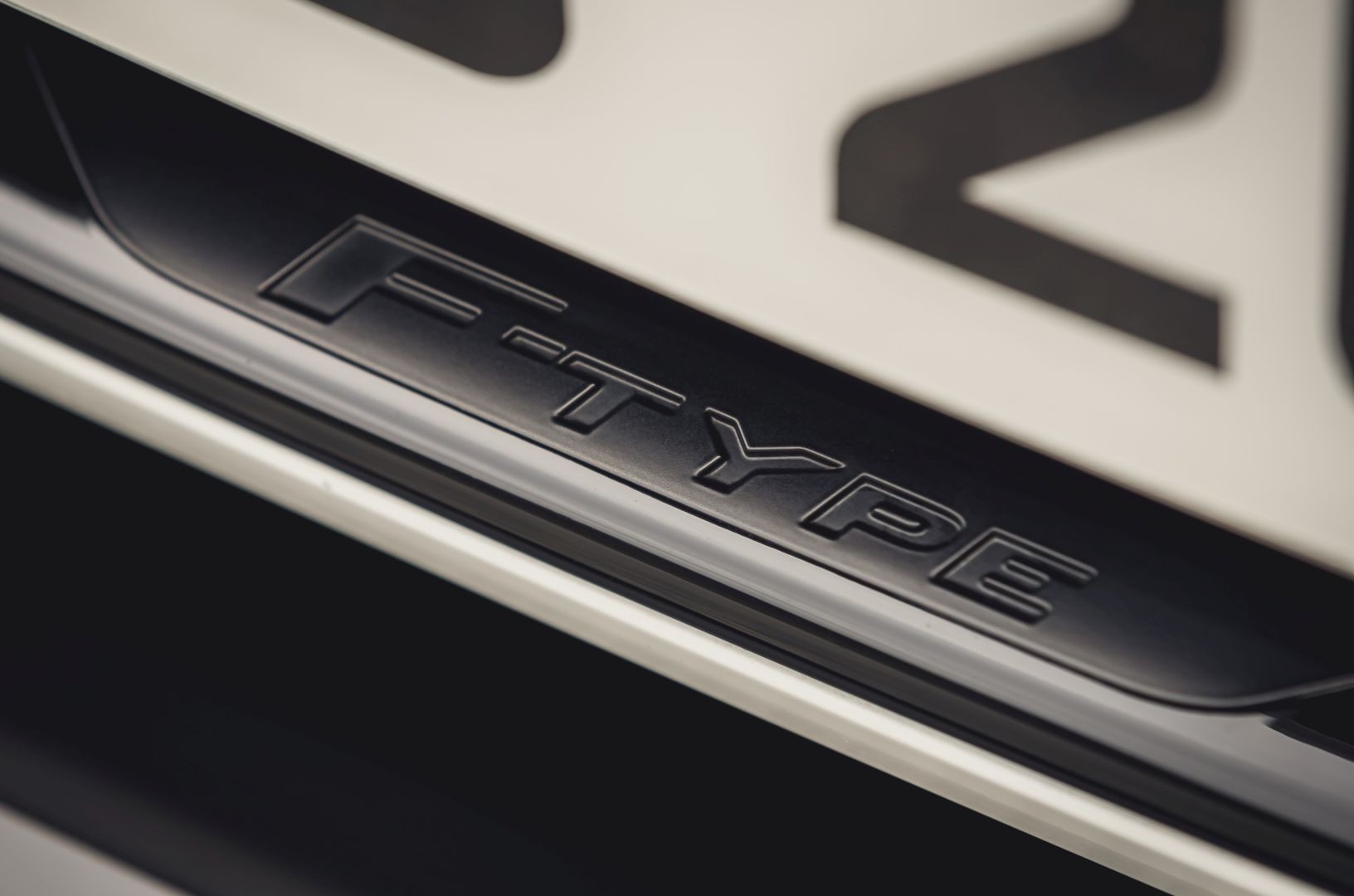 Jaguar F-Type Convertible photo 77