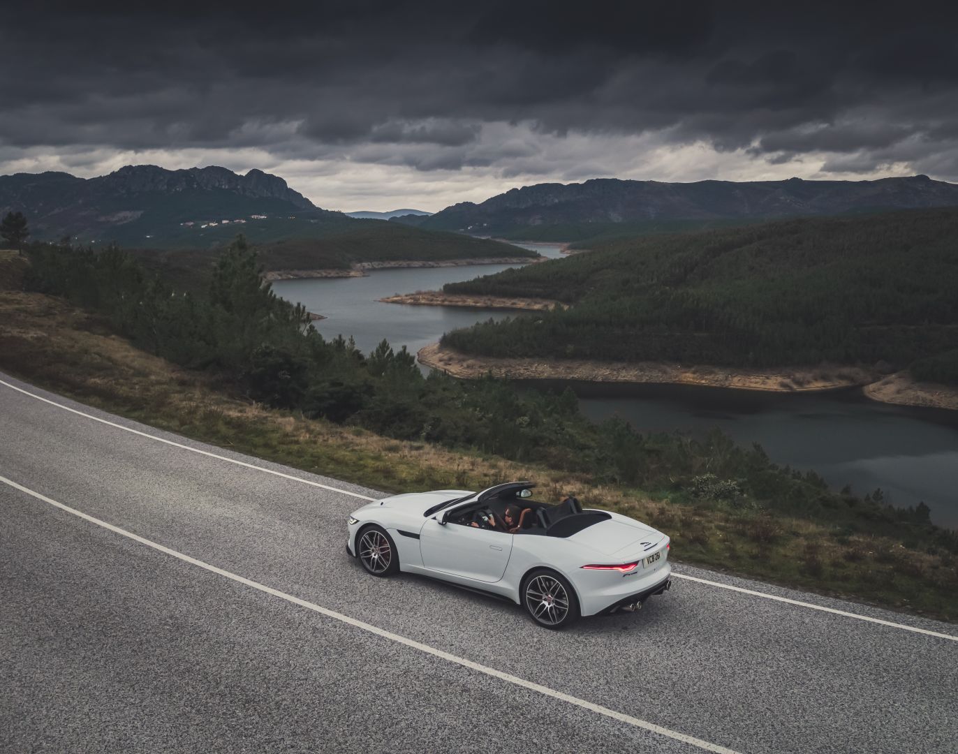 Jaguar F-Type Convertible photo 56