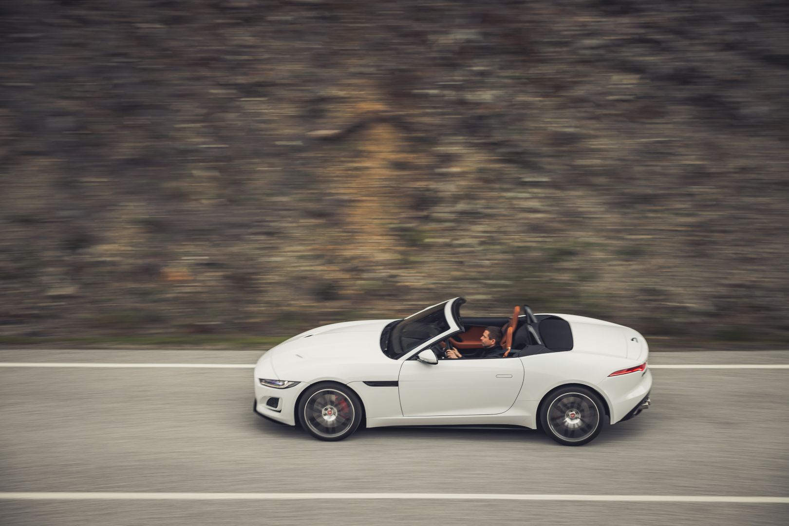 Jaguar F-Type Convertible photo 72