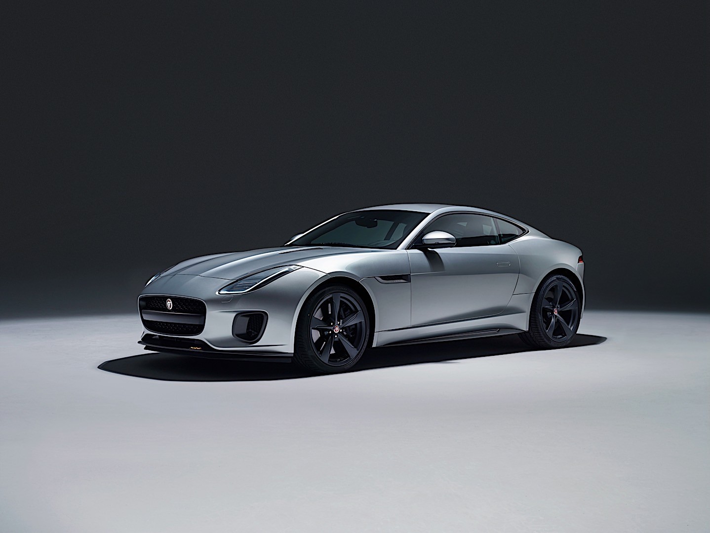 Jaguar F-Type Coupe photo 2