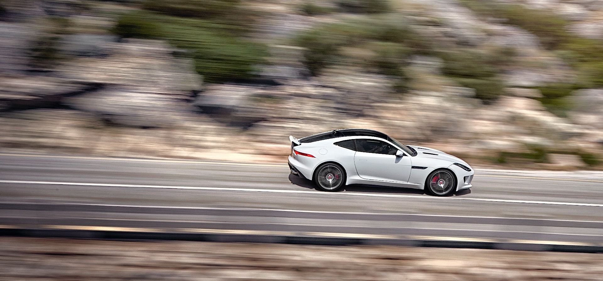 Jaguar F-Type Coupe photo 14