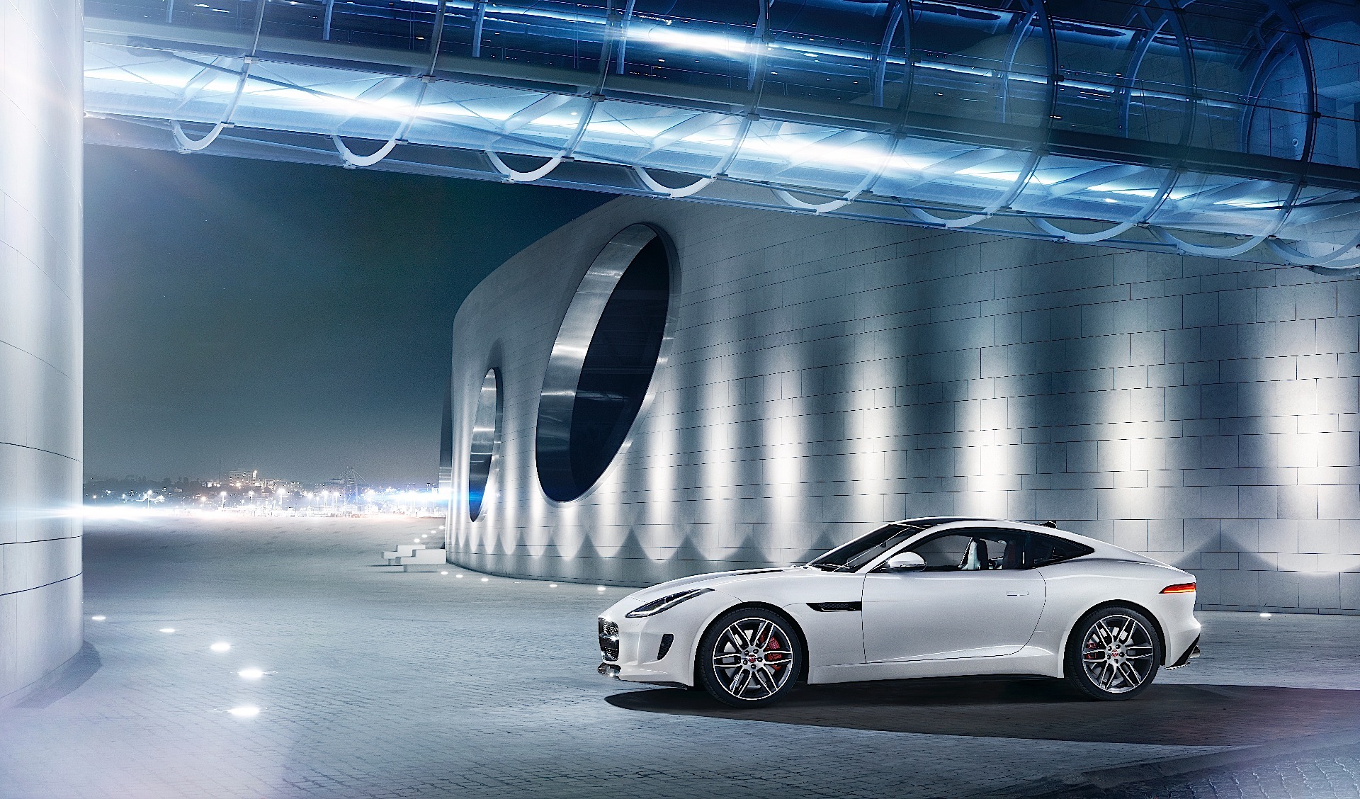 Jaguar F-Type Coupe photo 21