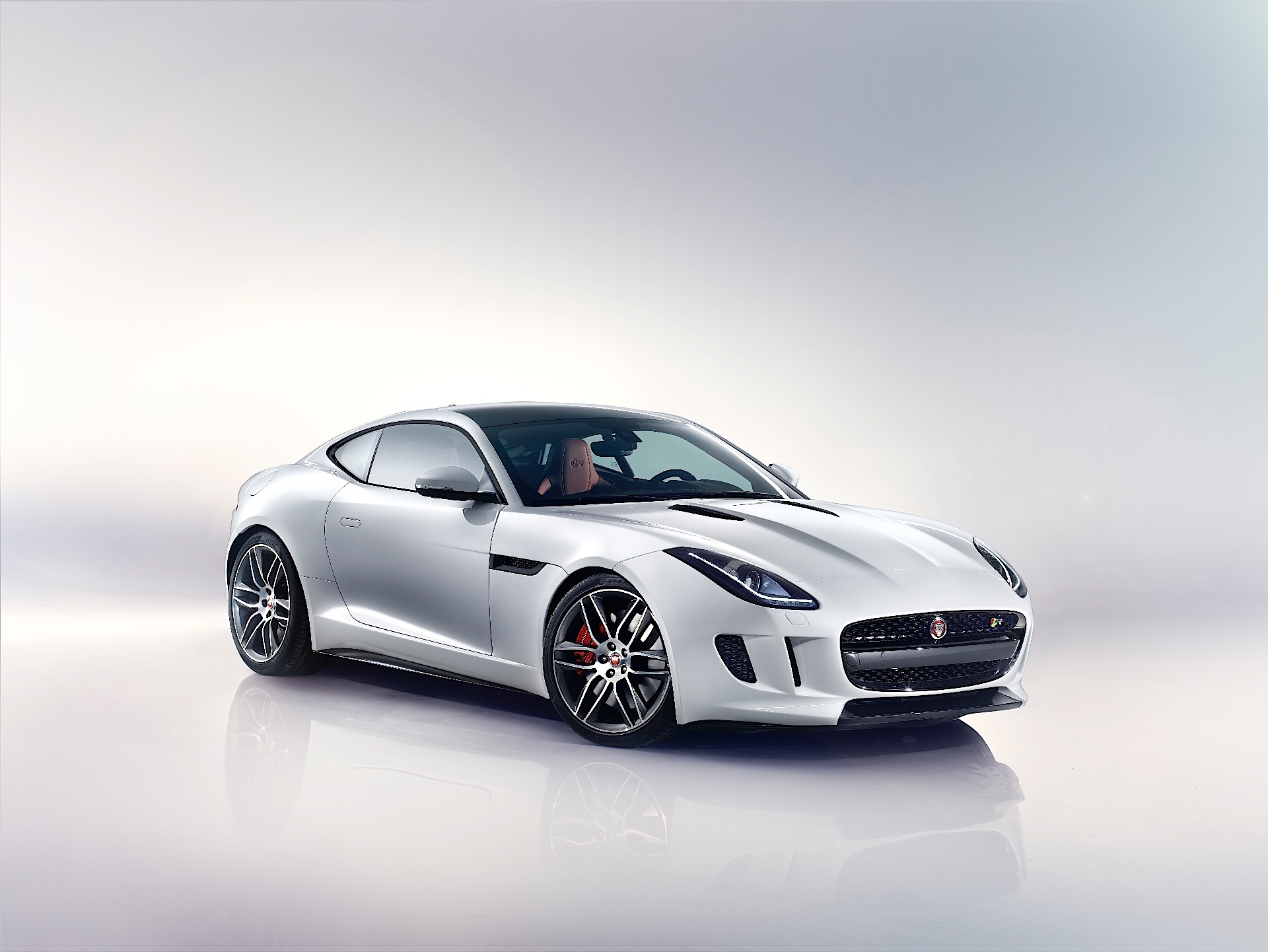Jaguar F-Type Coupe photo 23