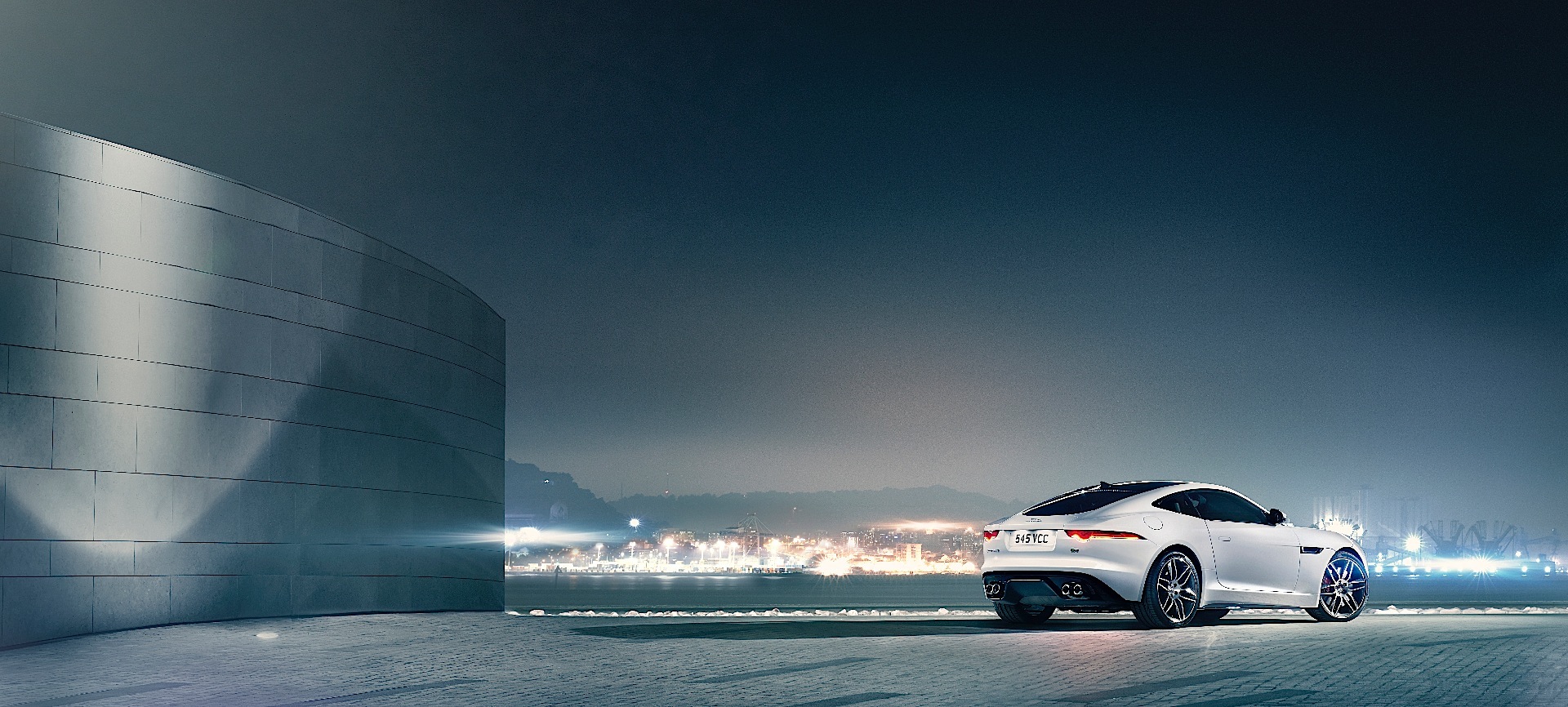 Jaguar F-Type Coupe photo 3