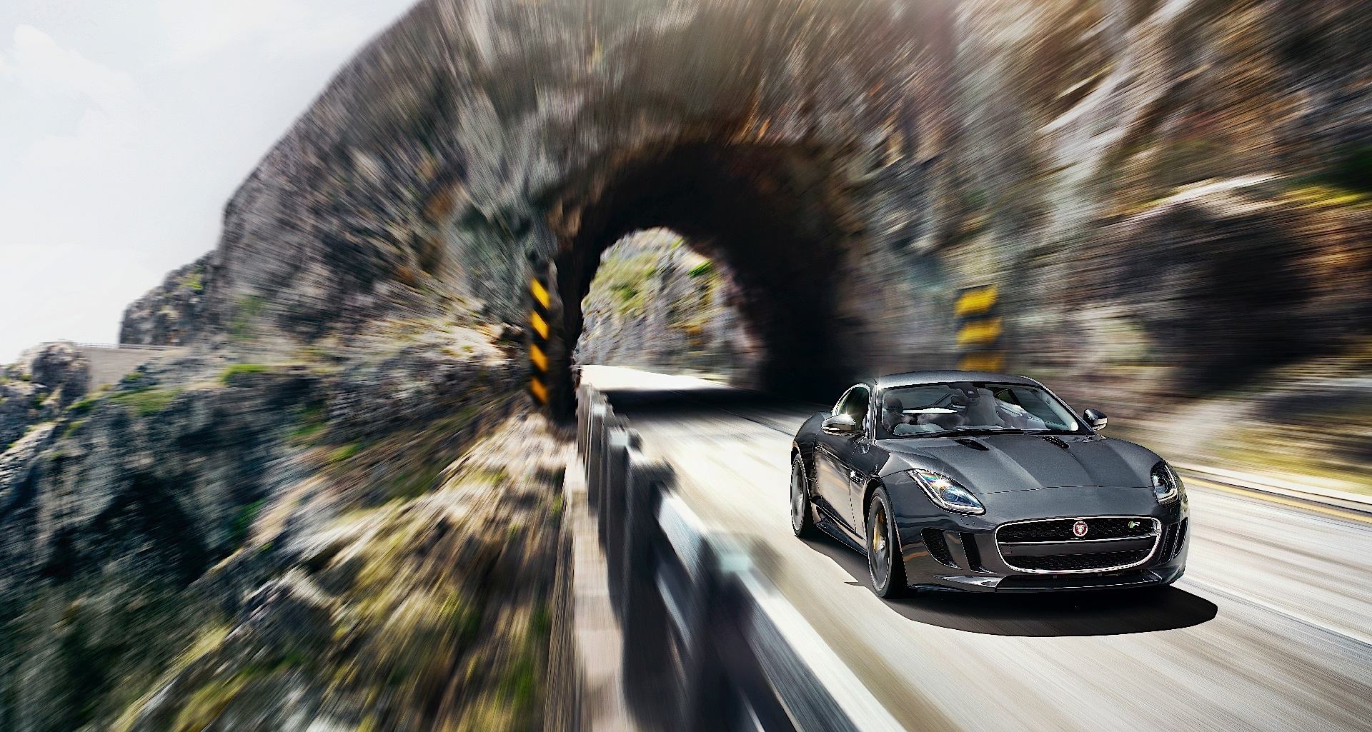 Jaguar F-Type Coupe photo 32
