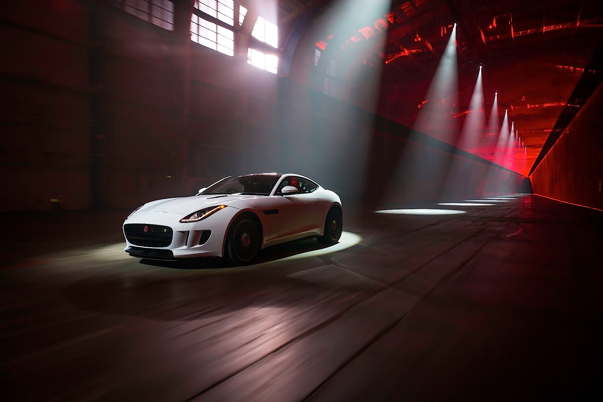 Jaguar F-Type Coupe photo 42