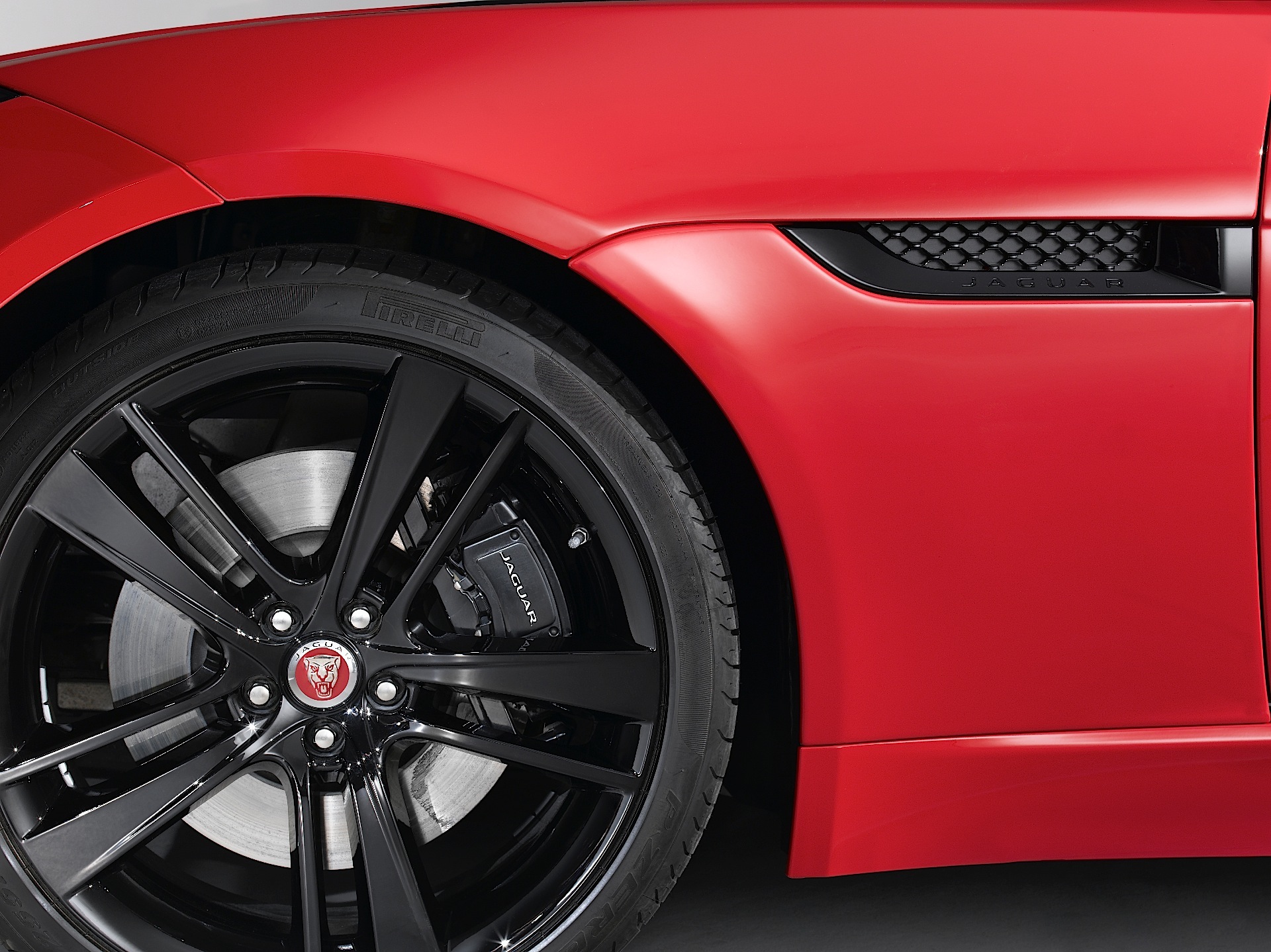 Jaguar F-Type Coupe photo 75