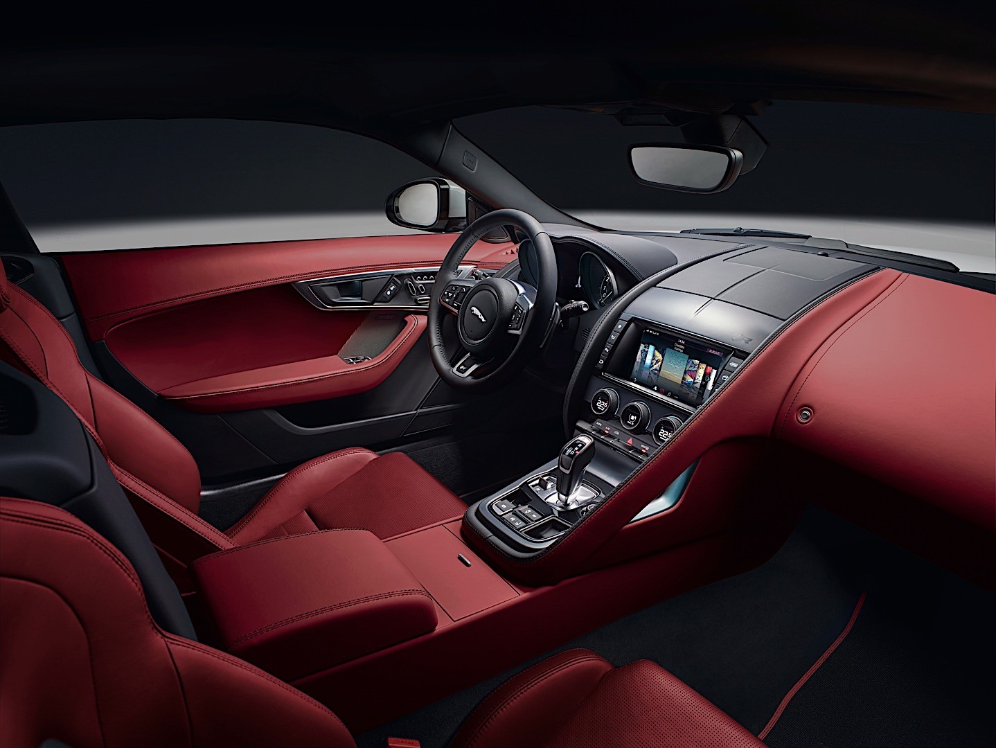 Jaguar F-Type Coupe photo 17