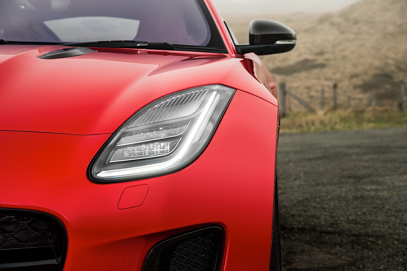 Jaguar F-Type Coupe photo 11